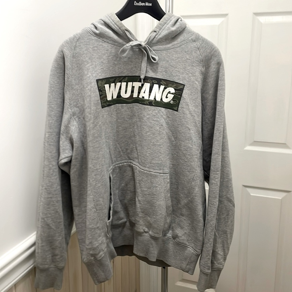 WUTANG BRAND LIMITED camouflage hoodie. Men’s Large